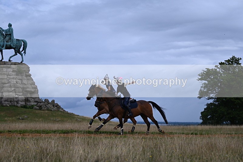 DSC_6112 - Time at Statue 12:17 to 12:44