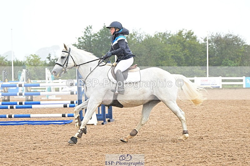 240925A-131457-00800 - Cls 4 Newcomers and 1.10m Open