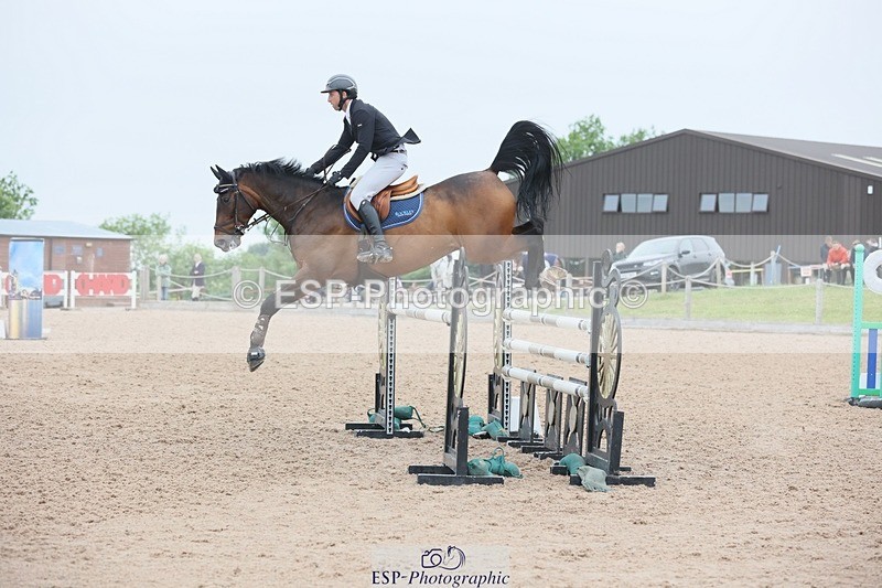 250524-124343-04754 - Cls 15 Snr Fox 1st Rnd