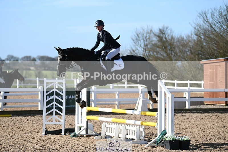 250330-100157-05966 - Cls 32 British Novice and 90cm