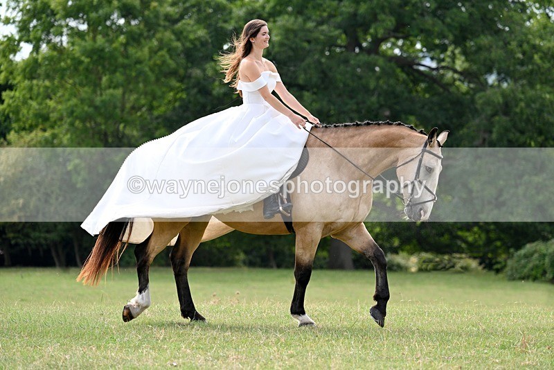WJ7_5693 - Zoe & Fred Wedding Dress Shoot 09-08-25