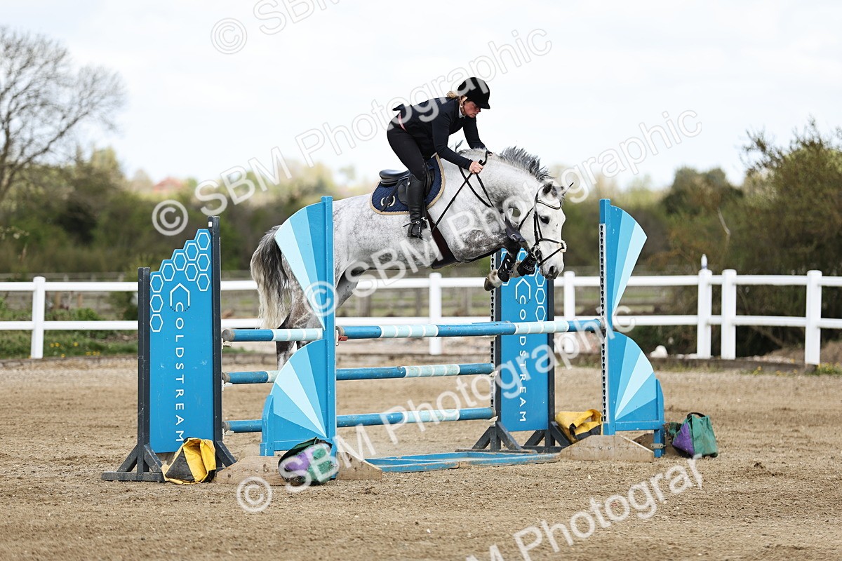 SBM_001121 - Class 4 - Senior Newcomers - 1.10m