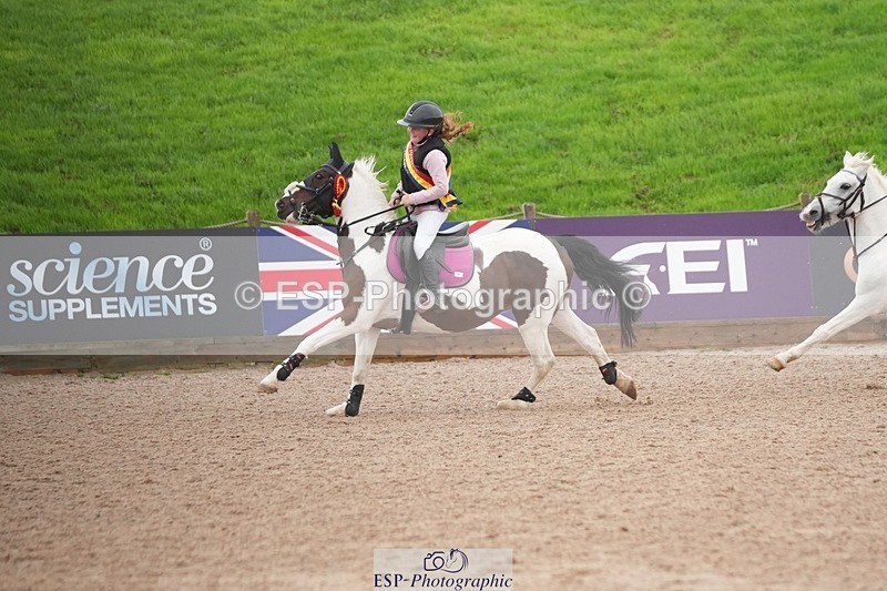 250920-160501-01561 - Cls 21 Pony Intro 80cm Derby