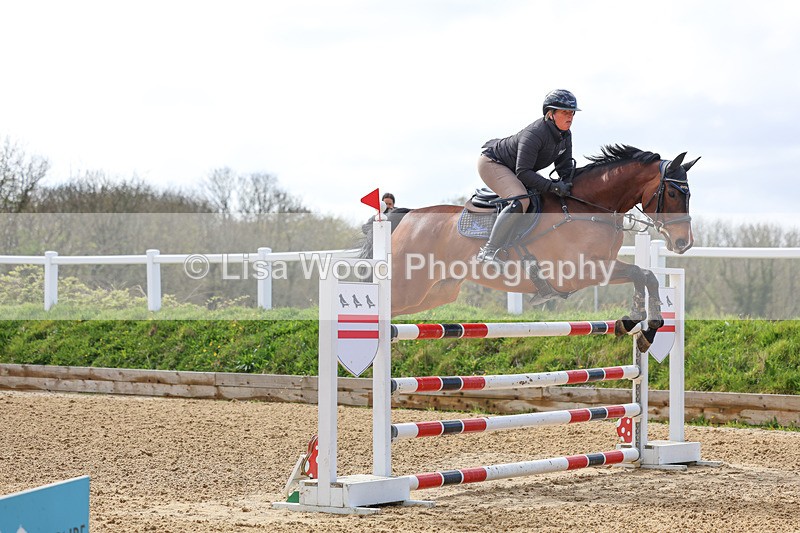 3E7A2240 - Class 8: Senior Foxhunter/1.20 open