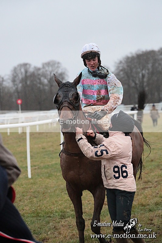 PtP 260125 929 - Cocklebarrow Point-to-Point racing with the Heythrop Hunt 26/01/25