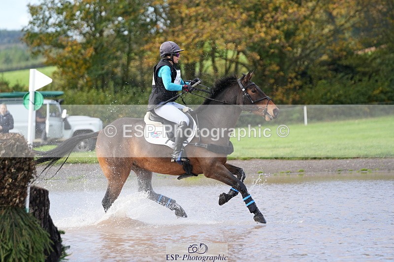 251024A-120923-08647 - B-112-Christina.Wiederkehr