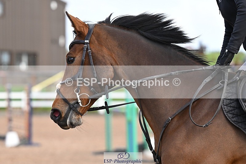 251022-130252-00472 - Cls 4 Snr Newcomers 1.10m