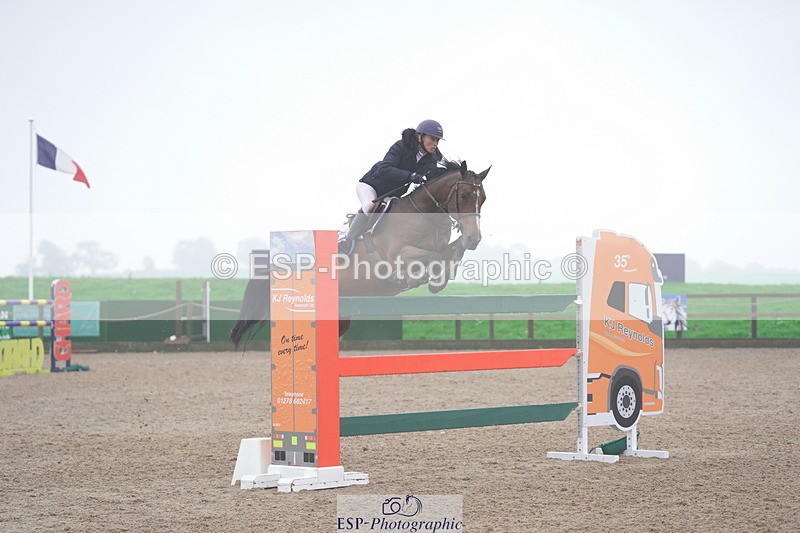 231017A-112256-06701 - Cls 26 Chard Equ Grand Prix