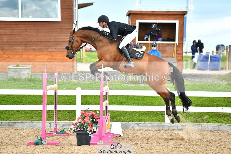 230721A-142851-06924 - Cls 22, 1 Star Gold 1.30m