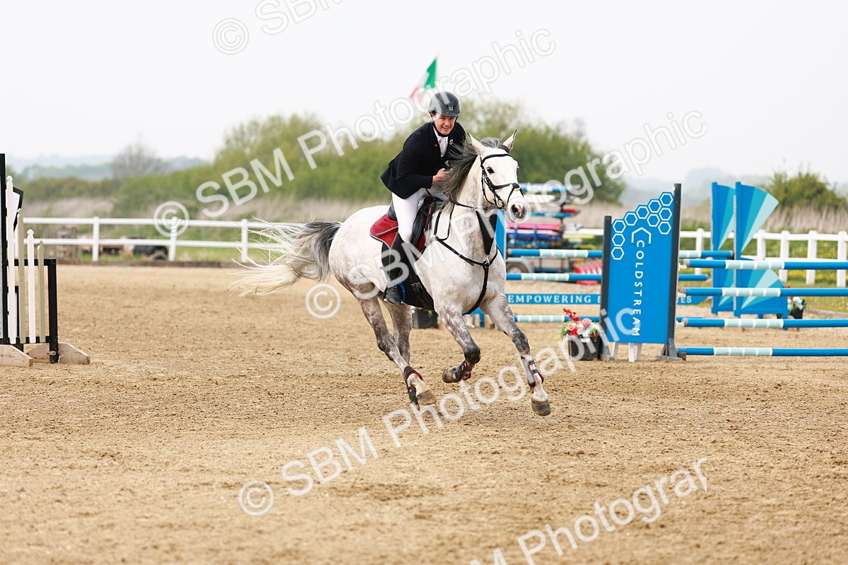  - Class 18 - Senior Newcomers - 1.10m