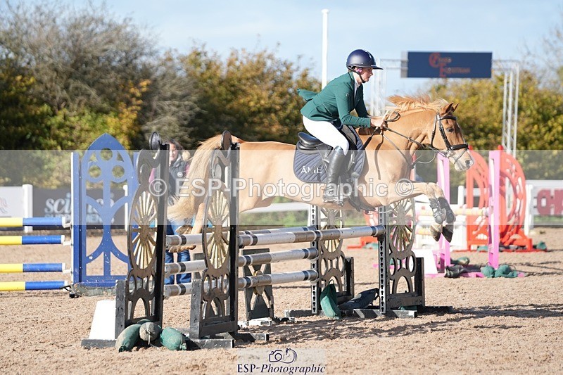 251025-130156-00452 - Cls 9 Pony Winter Discovery and 90cm