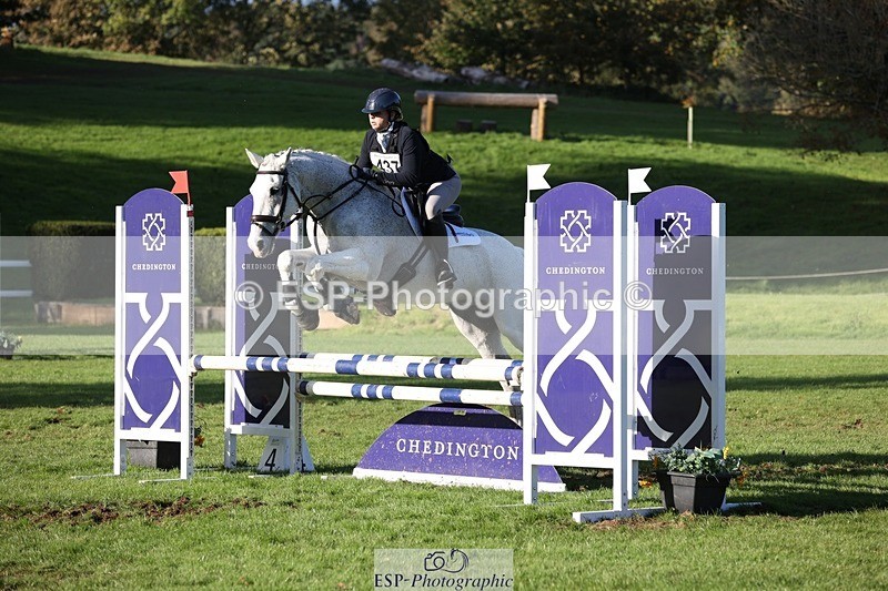 231022-153056-29815 - 437-DONBEG.GREY-Hannah.Underhill-TrotUp+SJ