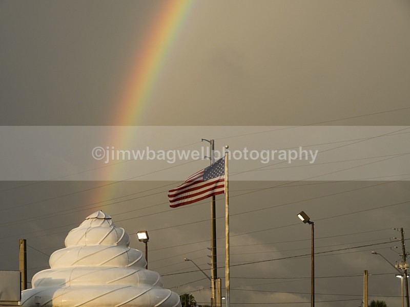 The End Of The Rainbow - The World Around Me, Town