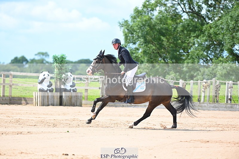 230721A-105037-05459 - Cls 6, 2 Star Medium 1.35m