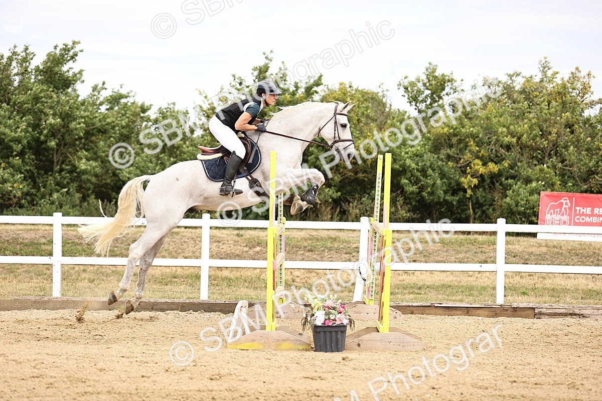 SBM_010498 - Class 9 - Senior Foxhunter - 1.20m Open