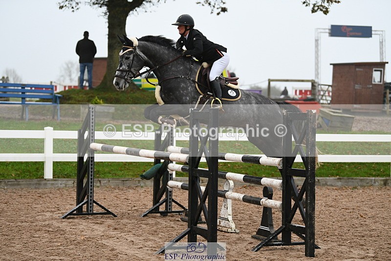 241103A-102642-07466 - SUN Cls 21 Snr Newcomers and 1.10m Open