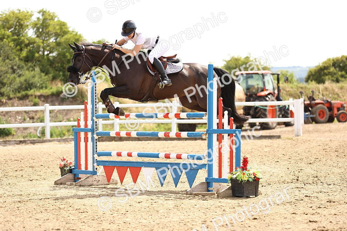 SBM_000487 - Class 15 - Redpost Equestian Senior Foxhunter - 1.20m