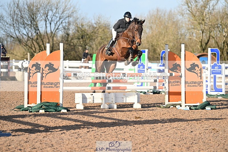 231210A-134531-02675 - Cls 20 Newcomers & 1.10m Open