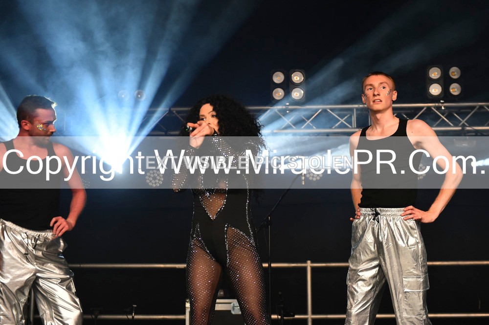 SH4_6262 - The Cher Experience