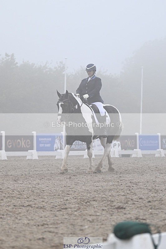 250907-145643-08977 - 106-Lucy.HamblettGalliano.Gold.Dust