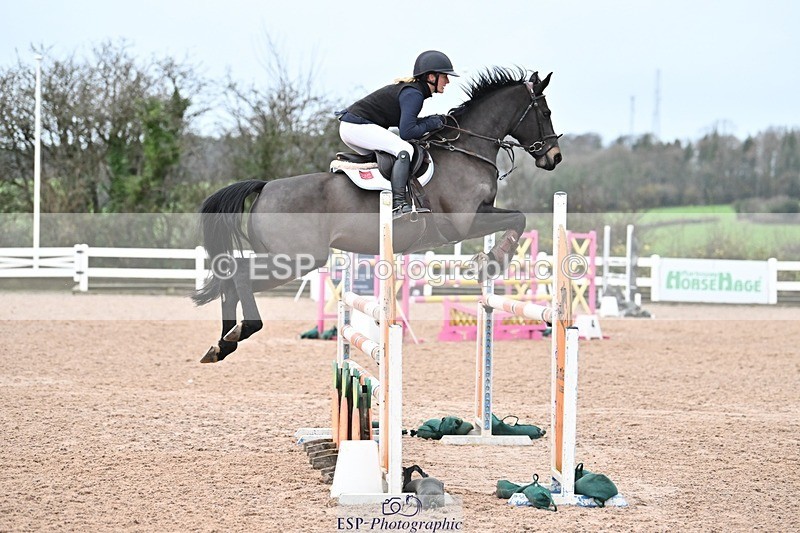 241206-143052-01112 - Cls 6 Foxhunter and 1.20m Open