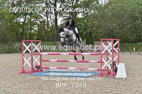 BPP_7349 - CLASS 9 FRI  Senior Newcomers/ 1.10m Open