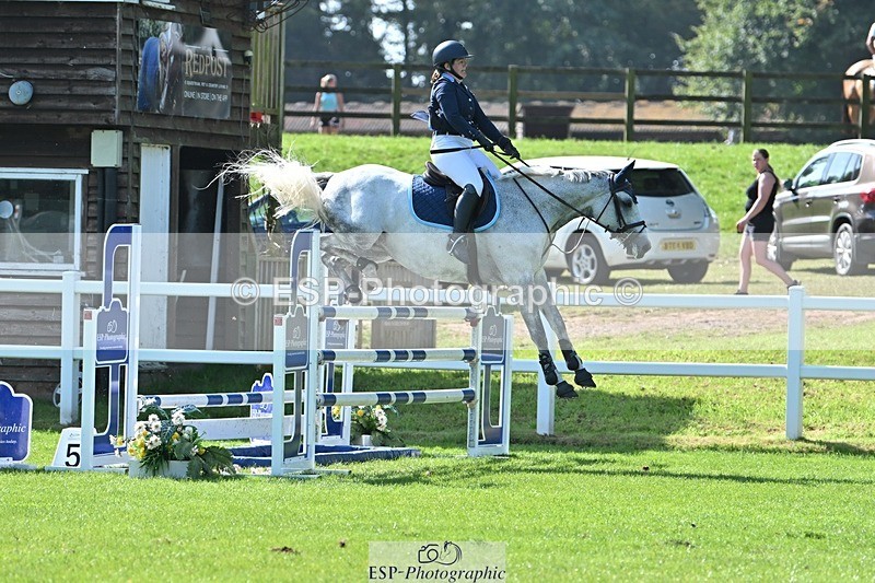 230909-113001-05208 - Cls 11 Snr Foxhunter & 1.20m Open