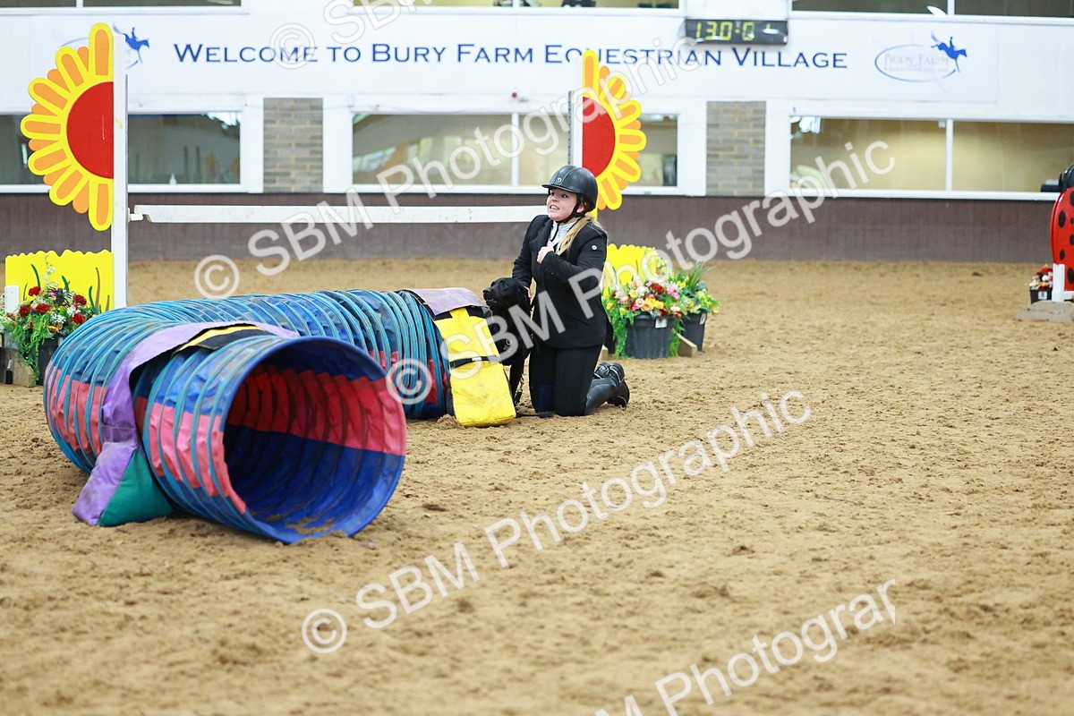 SBM_002447 - Class 3 - Horse & Hound (60cm)