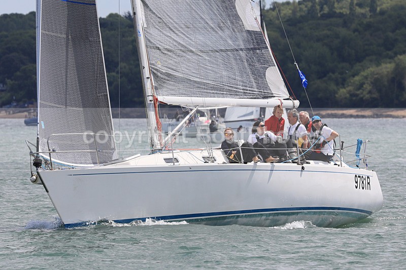 170701 SHADES OF BLUE GBR9781R RTI_3587 - ROUND THE ISLAND 2017