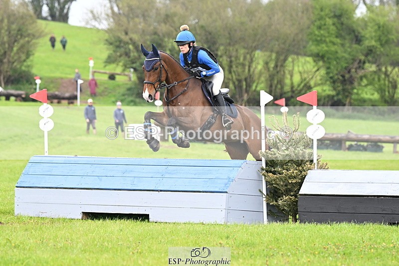 250419-113053-09251 - 409-Charlotte.Bradbury-KENSINGTON.EMPIRE