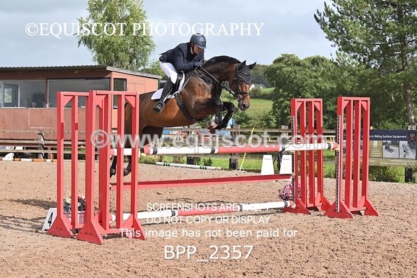 BPP_2357 - CLASS 5   FRI Senior Foxhunter/ 1.20m Open