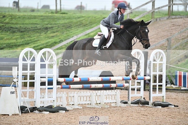 241102A-114436-04391 - SAT Cls 9 British Novice and 90cm Open