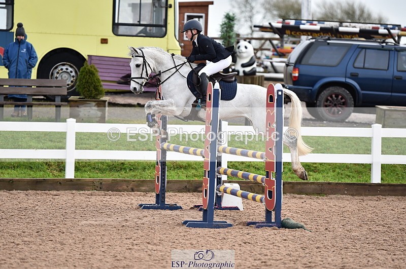 231203A-113658-00918 - Cls 4 Newcomers & 1m Open