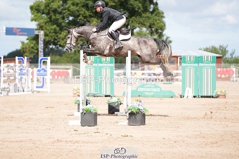 250801-111548-04888 - Cls 14 Snr Fox 1st Rnd