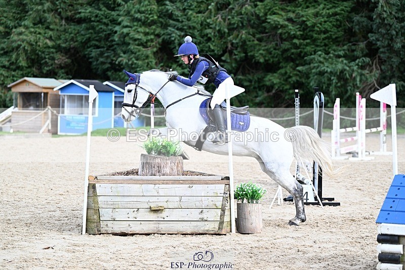 241117-122140-03982 - Cls 2 80-85cm 11.20 to 12.30