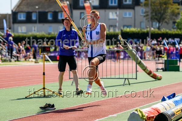 Age25SAT-916346 - Field Male