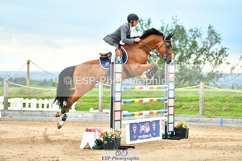 230720A-153355-03925 - Cls 9, 2 Star Big 1.40m Start to break