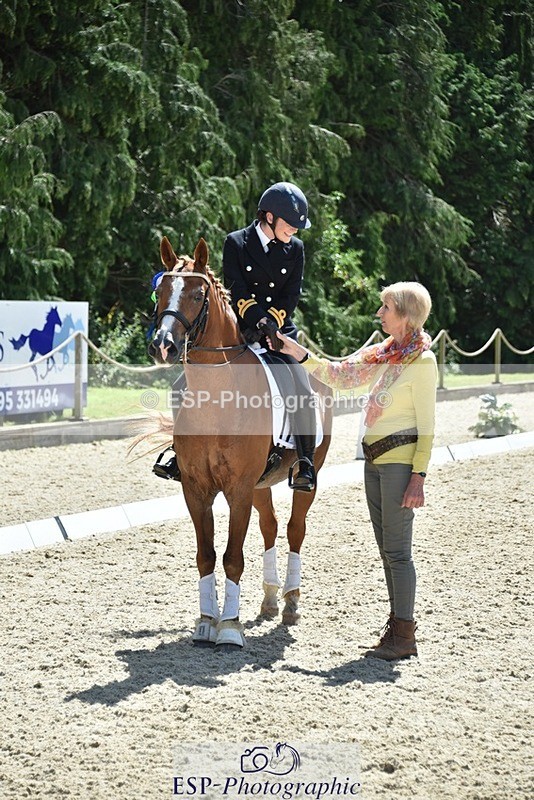 230811-131354-01481 - Adv Medium Silver Presentations