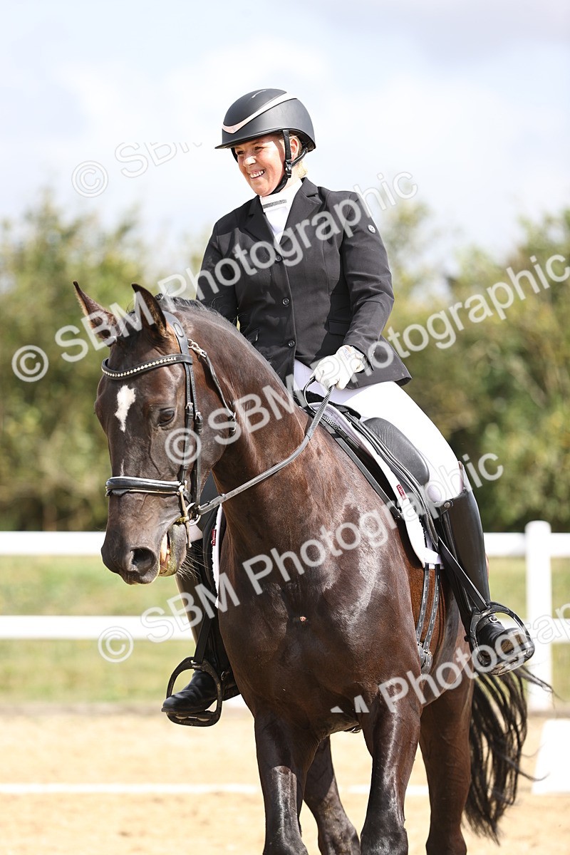 SBM_016140 - Class 14 - Novice 23 - 10.29-11.32