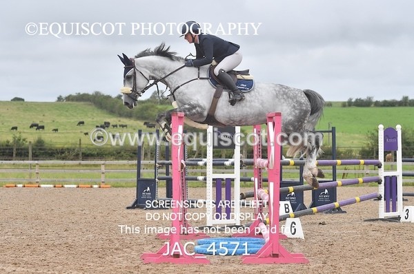 JAC_4571 - CLASS 7 Senior Foxhunter/ 1.20m Open