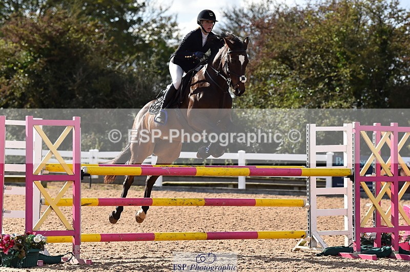 231014A-141342-05253 - Cls 15 1.05m Amateur Q 2nd R