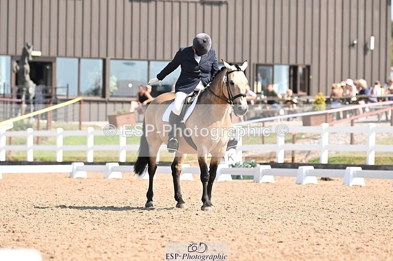 250816-111546-03570 - 082-Sarah.DavisWinston.Classic.Gold