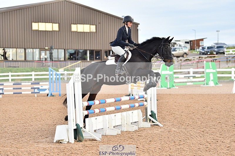 231122A-100904-00015 - Cls 1 British Novice & 90cm Open