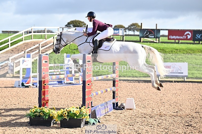 251005-103940-02824 - Cls 15 Foxhunter and 1.20m