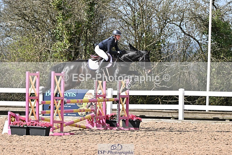 250328-104550-01324 - Cls 8 British Novice and 90cm