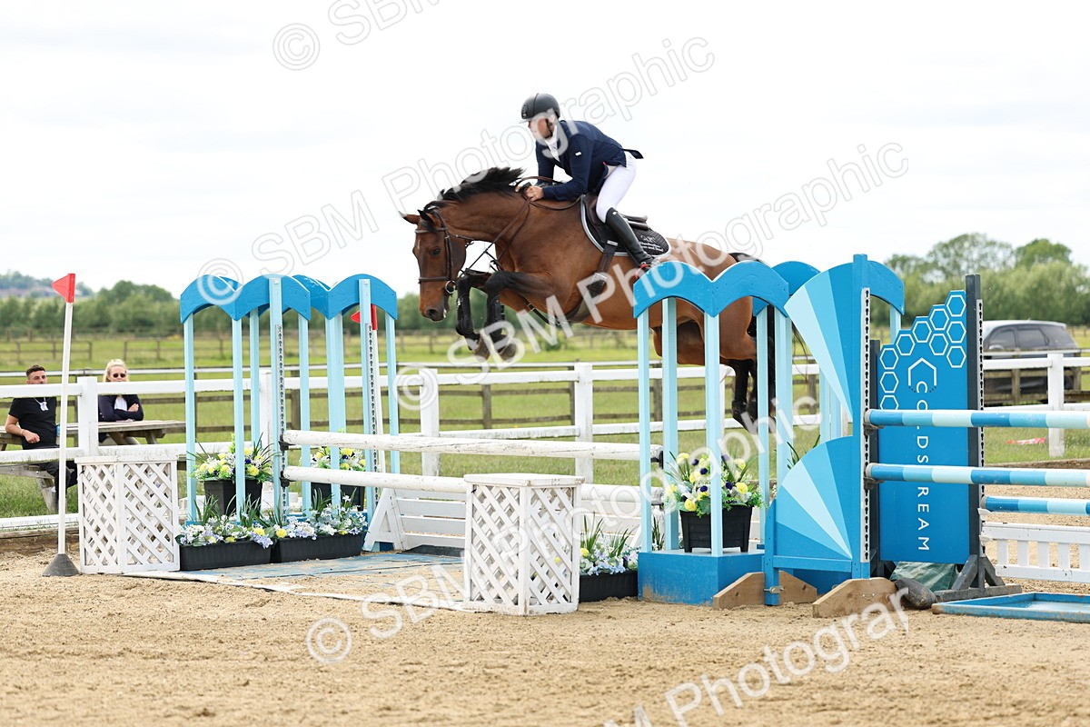 SBM_005964 - Class 19 - Senior Newcomers - 1.10m