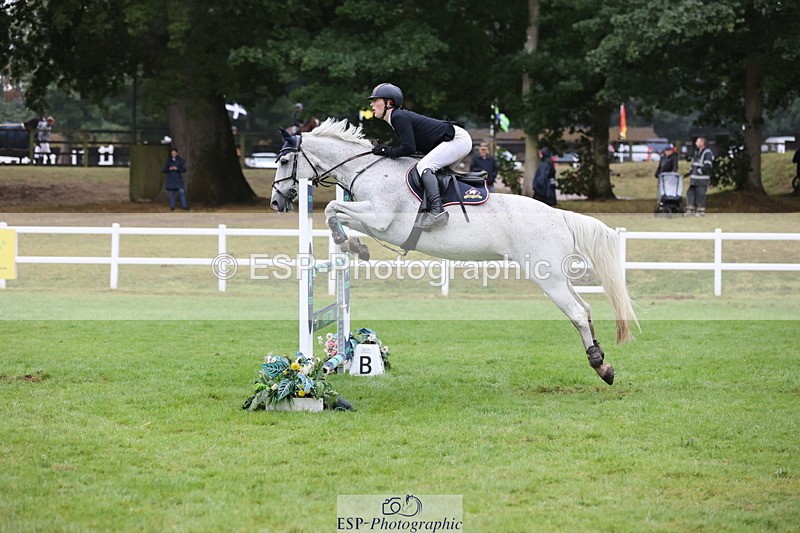 250830A-150111-07180 - Cls 16 Snr Newcomers and 1.10m Open