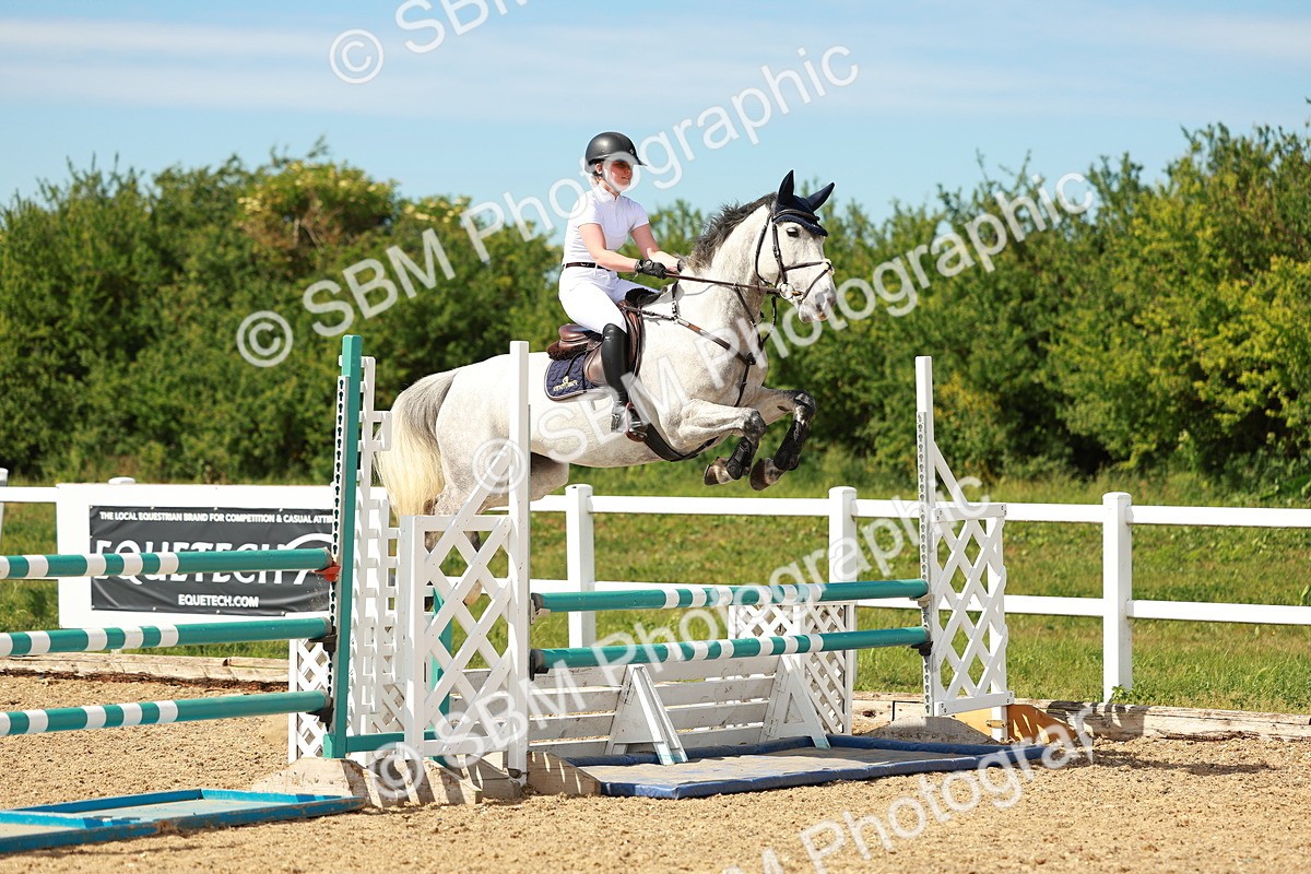 SBM_002551 - Class 4 - Senior Newcomers - 1.10m