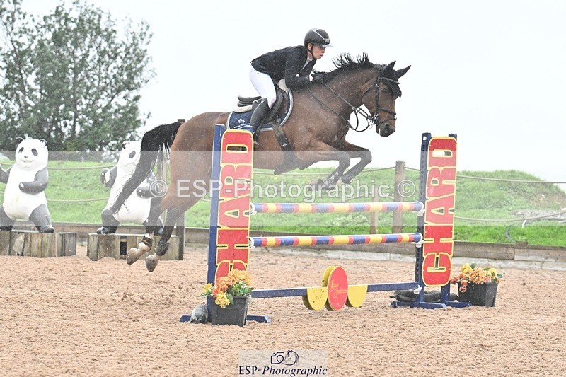 251003-123707-00774 - Cls 2 Newcomers and 1.10m