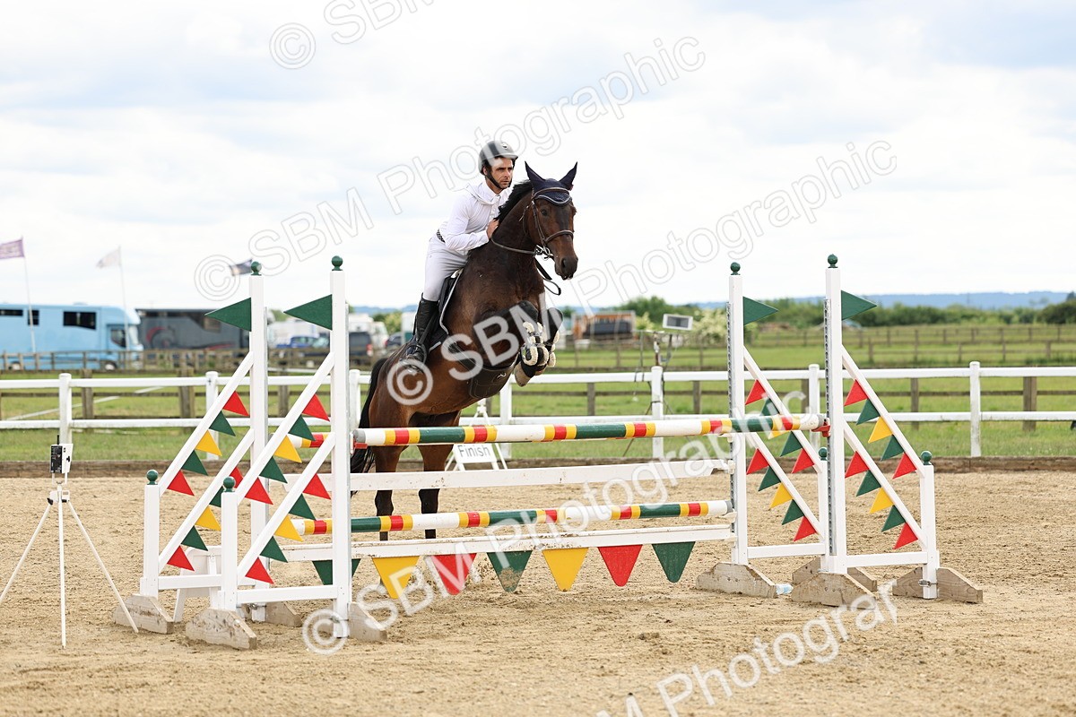 SBM_006153 - Class 19 - Senior Newcomers - 1.10m